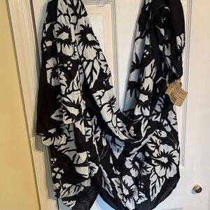 Black and White Floral sarong